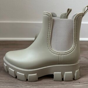 JEFFREY CAMPBELL - Chunky Sole Chelsea Boots
